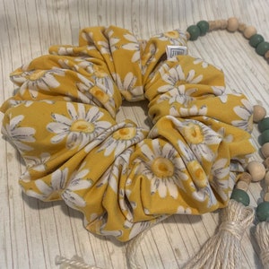 JUMBO Scrunchie