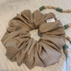JUMBO Scrunchie