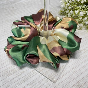 JUMBO Scrunchie