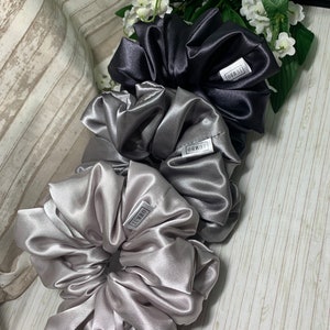 JUMBO Scrunchie