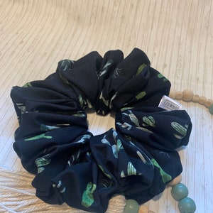 JUMBO Scrunchie