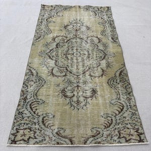 Vintage Turkish Area Rug 4x7ft 122x227cm