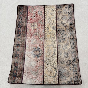 Alfombra de 2,3 x 3,1 pies, alfombra turca vintage, alfombra de lana con retazos rojos.