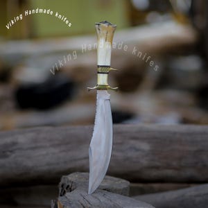 Handmade Damascus Steel Bowie Knife: Razor Sharp Camel Bone Handle
