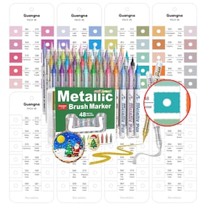 Può includere: Un set di tre tazze in ceramica con finitura opaca e macchiettata. Le tazze sono nei toni del crema, grigio chiaro e grigio scuro. Ogni tazza ha un design semplice e minimalista, perfetto per caffè o tè.