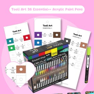 Puede incluir: Un juego de 36 rotuladores de pintura acrílica Tooli Art Essential++. La caja negra tiene detalles coloridos y contiene una variedad de rotuladores de colores. Las muestras de color se muestran en tarjetas, con el nombre de la marca y los colores.