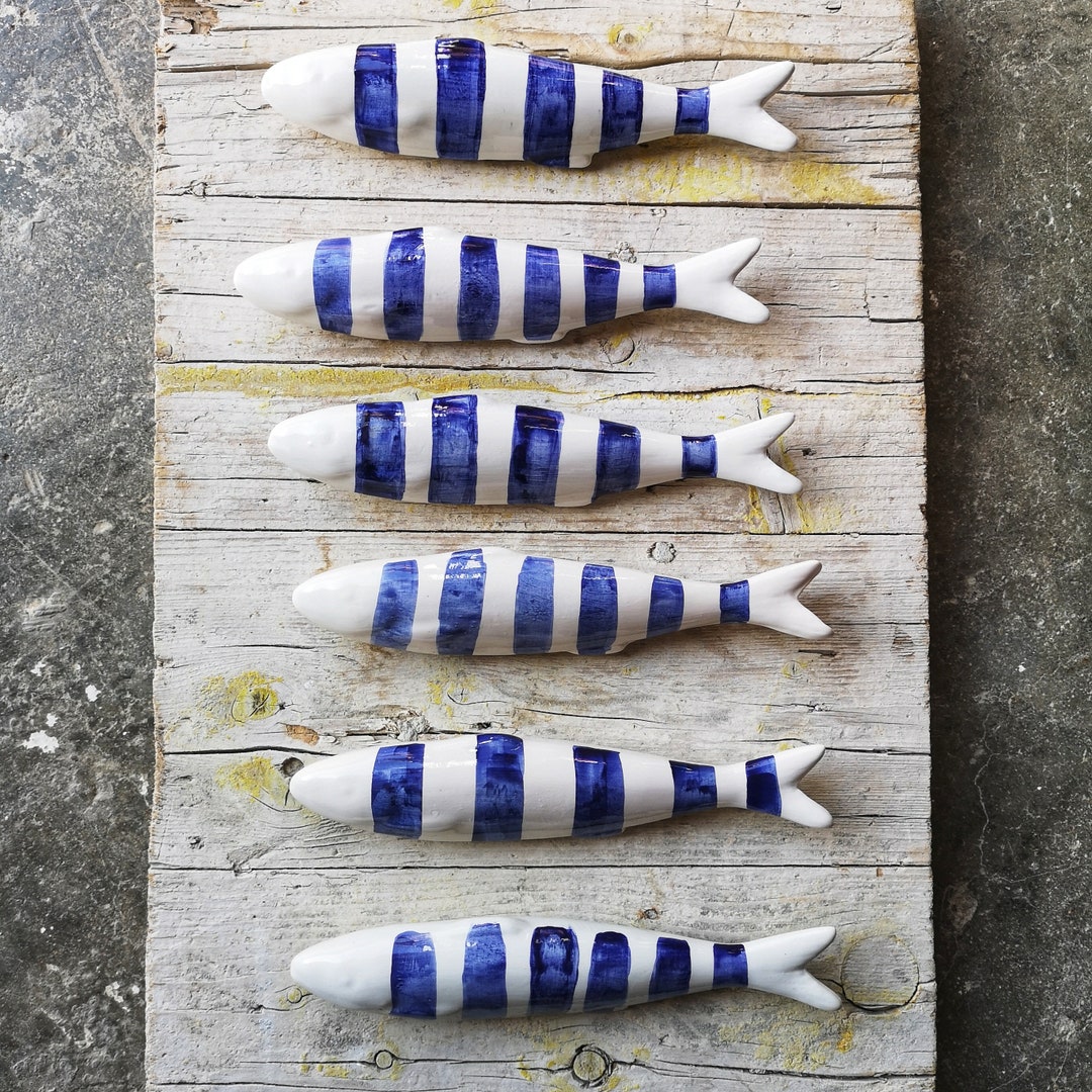 Visual Reference: Amazing Ceramic Portuguese Sardine White Cobalt Blue Strips Sardines