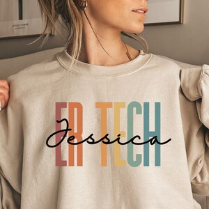 Maglietta ER Tech personalizzata, felpa, felpa con cappuccio, manica lunga, regalo, colorato, tecnico di emergenza personalizzato