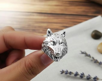 Oxidized Silver Plated Wolf Ring: Brass Animal Jewelry