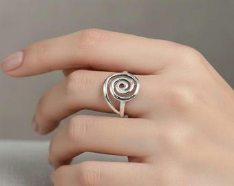 Pierścionek spiralny ze srebra próby 925: ręcznie robiony pierścionek w stylu boho