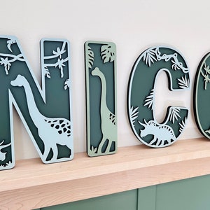 Letras de dinosaurios para guardería • Letrero con nombre personalizado para habitación de niño • Decoración de pared con temática de dinosaurios • Letrero con nombre personalizado para guardería