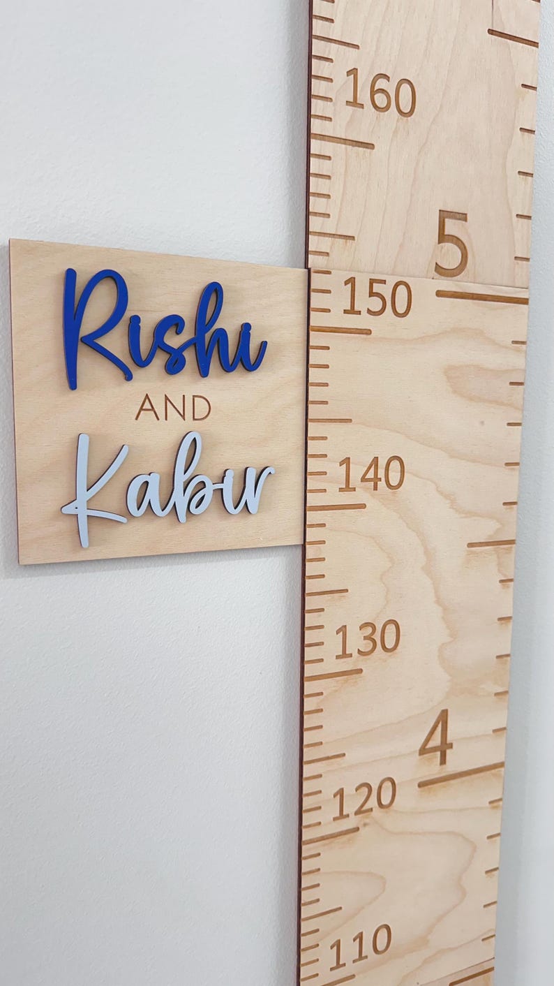 Regla de madera personalizada para medir el crecimiento, decoración infantil con temática de bosque y montaña. imagen 3