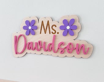 Personlig dörrskylt med lärarnamn, anpassad trägåva för uppskattning av lärare, dörrhängare i klassrummet, tackgåva för lärare vid årets slut