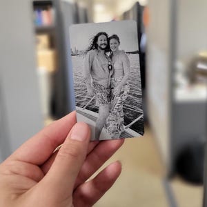 Tarjeta fotográfica metálica/cartera personalizada: el regalo perfecto para que tu ser querido la lleve a todas partes. Exquisitas impresiones Polaroid.