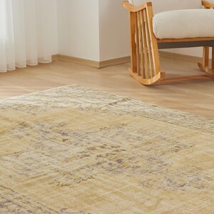 Vintage Turkish Oushak Rug: Handwoven Wool Medallion Carpet