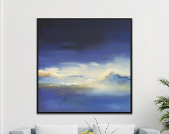 Puede incluir: Pintura abstracta con una combinación de colores azul y blanco. La pintura representa un paisaje con una línea de horizonte y nubes en el cielo. La pintura está enmarcada en un marco negro.