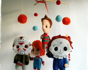 Babymobiel horrorfilmpersonage: handgemaakt vilten ledikantdecor