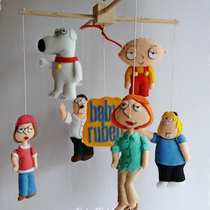 Family Guy baby mobiel vilt mobiel wieg mobiel avontuur jongen mobiel superhelden kinderkamer strips kinderkamer beddengoed cartoon decor vilten poppen