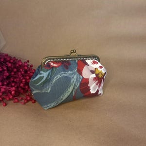 Floral Fabric Kiss Lock Mini Purse, Vintage style coin purse.