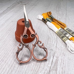 Antique Style Bronze Stickschere | Bastelschere | Scharfe Stickschere | Stickschere | Näh-Schere