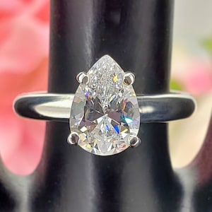 10x7mm -13x9mm Pear Cut CZ Banda Larga Anel de Noivado Solitaire, 6A Qualidade CZ, Prata Esterlina, Feito sob encomenda