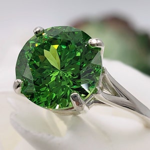 8mm or 10mm Tsavorite Green Cubic Zirconia, 4-Prong Solitaire Ring, 5A Quality CZ, Sterling Silver, Made to Order, Jewelry Gift