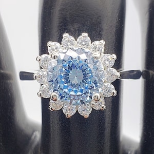 Bague halo bleu très clair coupe portugaise 8 mm, zircone cubique de qualité 5A, argent sterling 925 non plaqué, sur commande, autres choix de couleurs