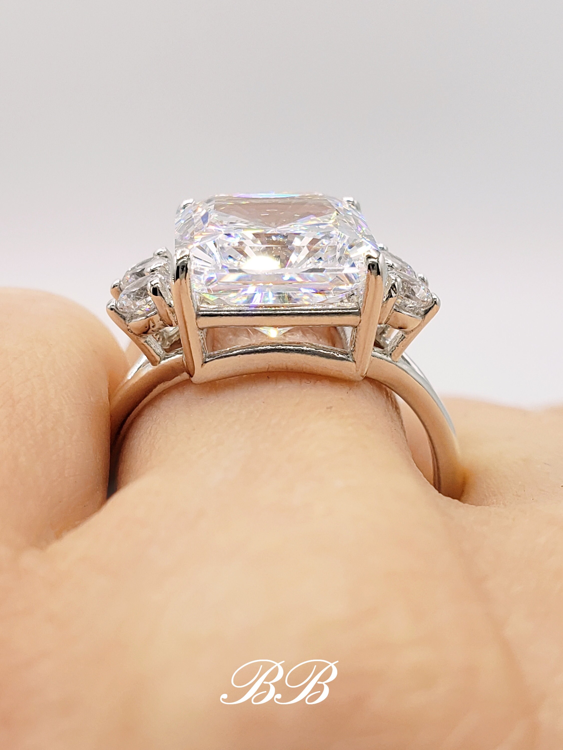 Anello Di Fidanzamento A Forma Di V Con Zirconi Cubici – Argento Placcato – Jewelryboxes - Foto 3