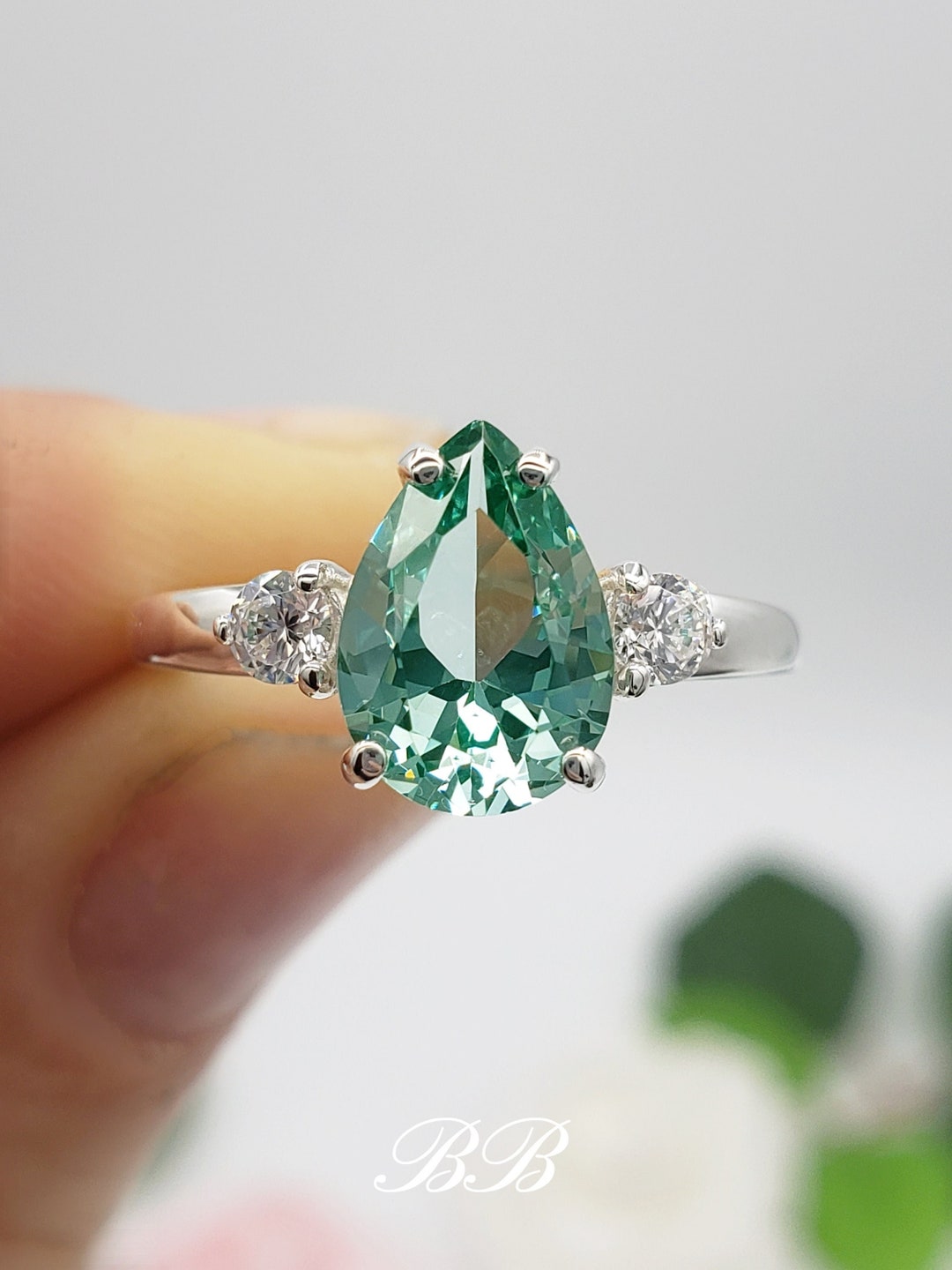 10x7mm Lab Created Sea Foam Green Spinel, Round Cubic Zirconia