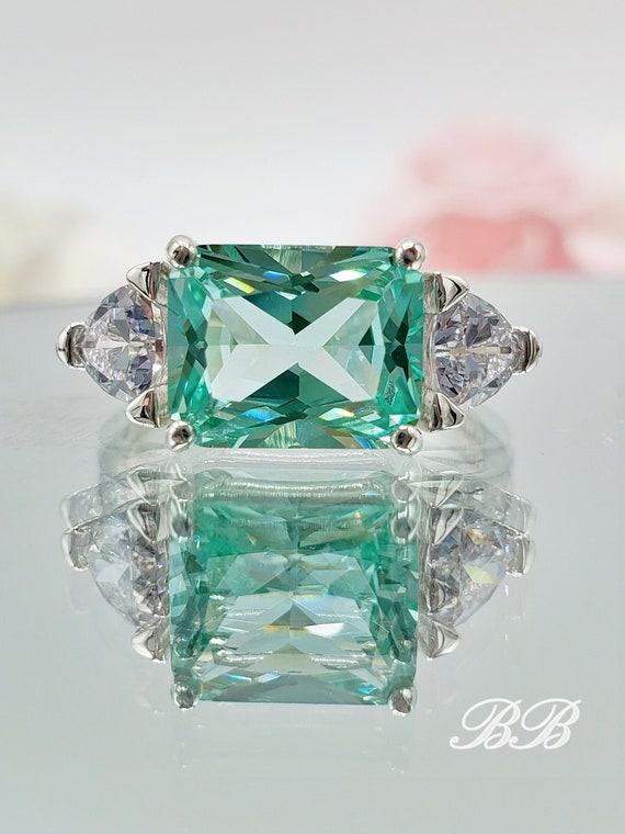 Sterling Silver Created Green Spinel And CZ Halo Ring Sterling Silver Created Green Spinel And CZ Halo Ring