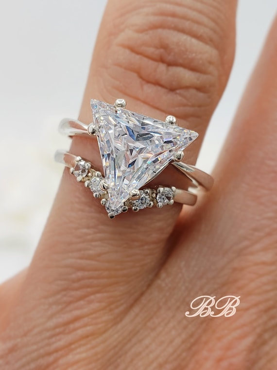 9mm - 10mm Pointed Triangle Solitaire Engagement Wedding Ring Set, Vee Band, 6A Quality Cubic Zirconia, Sterling Silver, Made to Order