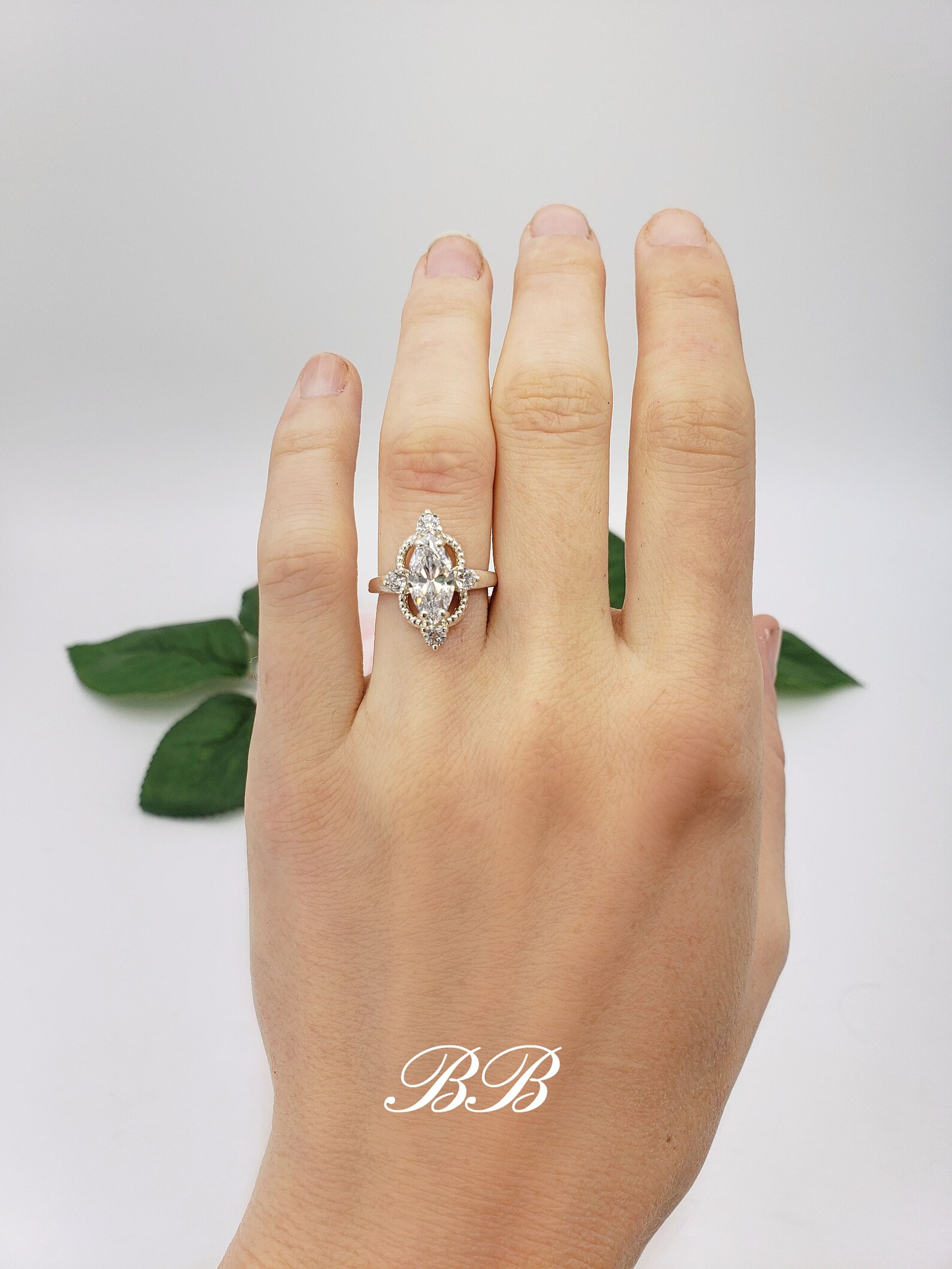 Pear Side Accent Pre-notched Ring Mounting - Jamming Gems
