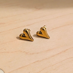 Golden Heart Earrings – Hypoallergenic & Waterproof, Dainty Minimalist Jewelry, Small Heart Studs, Trendy Earrings for Women, Gift for Her