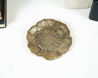 Flower Bronze Tray, Docorative Plate, Hair Tie Organizer, Jewelry Tray, Bedroom decor, Kitchen Decor, Office Gift, Gift for Mother