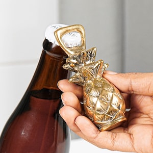 Flesopener in de vorm van een ananas, 8,6 cm, massief messing, bronzen beeldje, keukendecoratie, uniek, housewarming, perfect cadeau