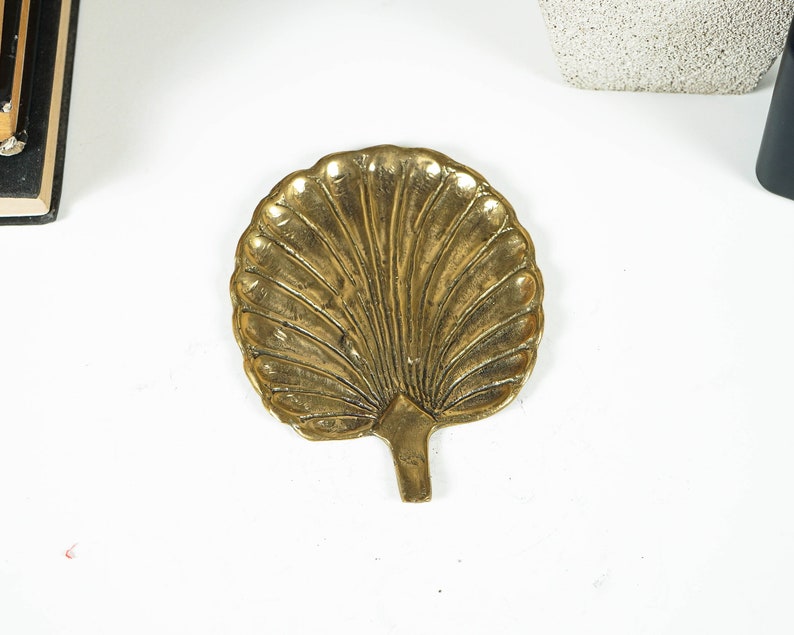 Plateau feuille en bronze, Assiette en bronze, assiette à fruits, porte-clés, plateau de bureau décoratif, décoration de cuisine, décoration tropicale, décoration de chambre, cadeau pour maman image 1