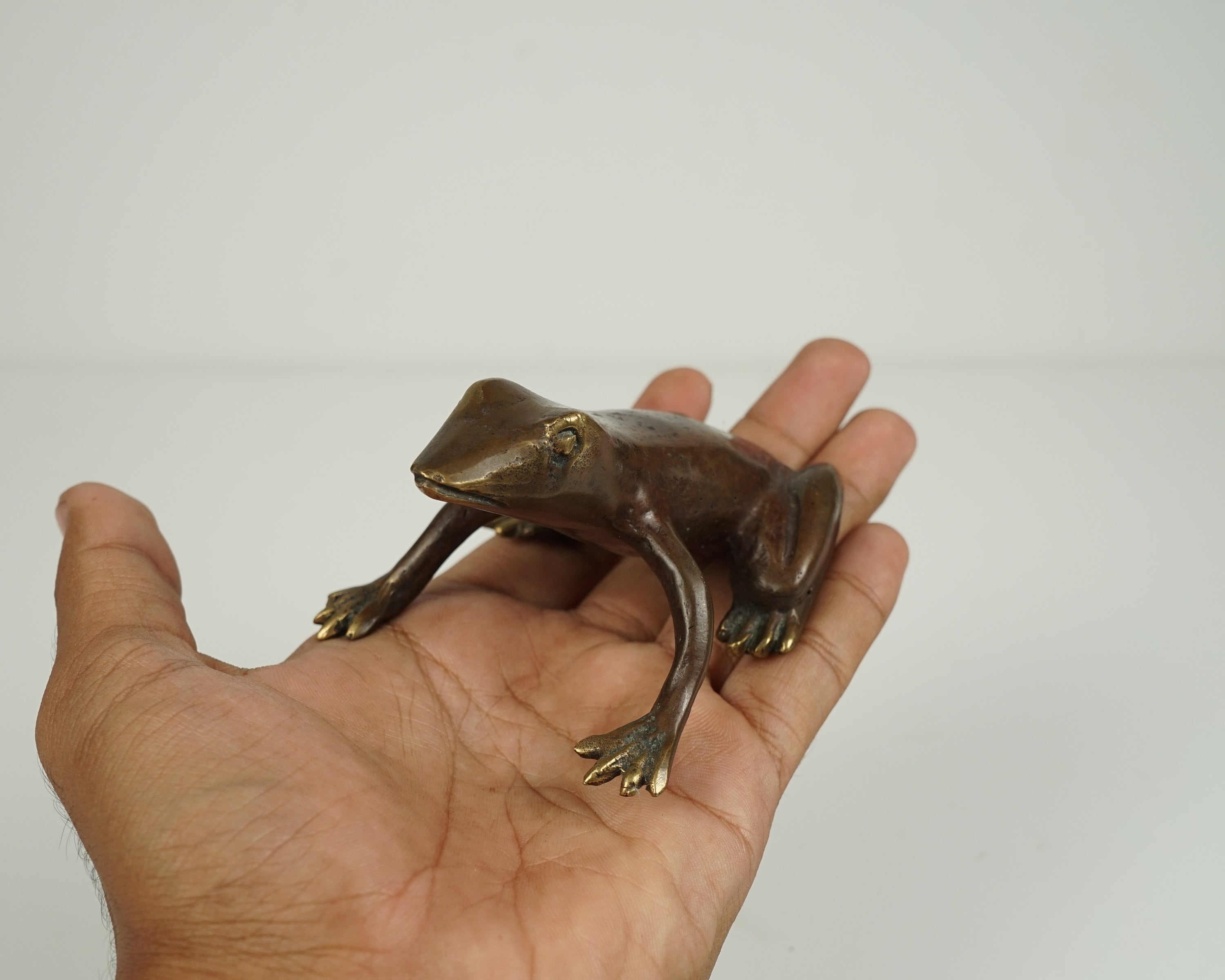 カエルのブロンズ像、1.9インチ動物の置物、ブロンズカエルの置物