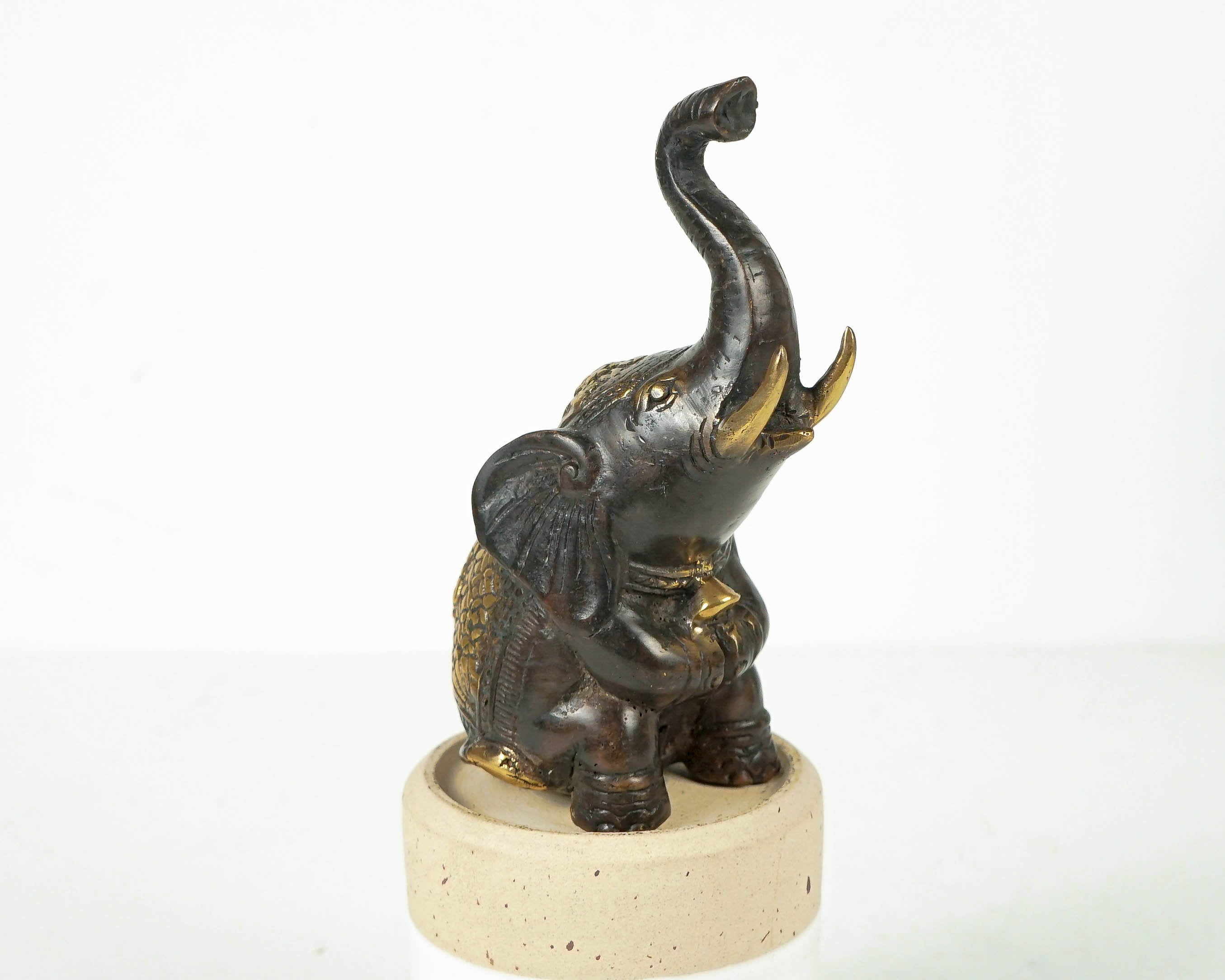 ブロンズ製の座った象の置物、4インチの像、真鍮の装飾、箱舟