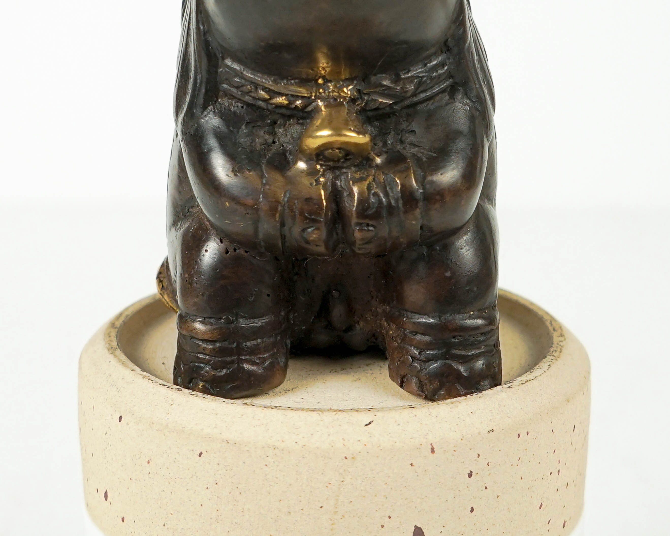 ブロンズ製の座った象の置物、4インチの像、真鍮の装飾、箱舟