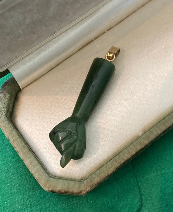 Vintage Nephrite Jade Figa Pendant in 10k Yellow … - image 1