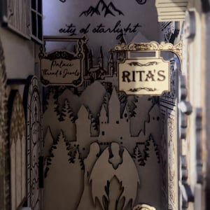 Acotar inspired Book Nook| Fantasy books | Bat boys | Reading gifts | Fantasy Romance | Booktok