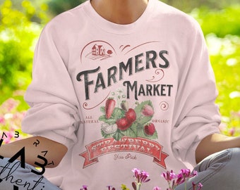 Strawberry sweater Cottagecore sweater Strawberry shirt Cottagecore shirt Botanical shirt Aesthetic clothes Goblincore clothing Hygge gift