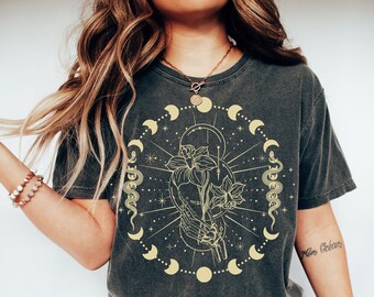 Birth flower shirt Birth month flower shirt Pisces gifts Aries gift March Birth flower gift Cottagecore shirt Mystical shirt Flower shirt