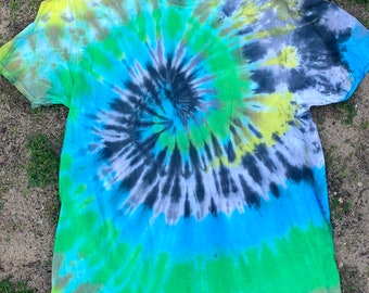Spiral Tie Dye T-shirt: Unisex Vuxen L, Blå Grön Gul