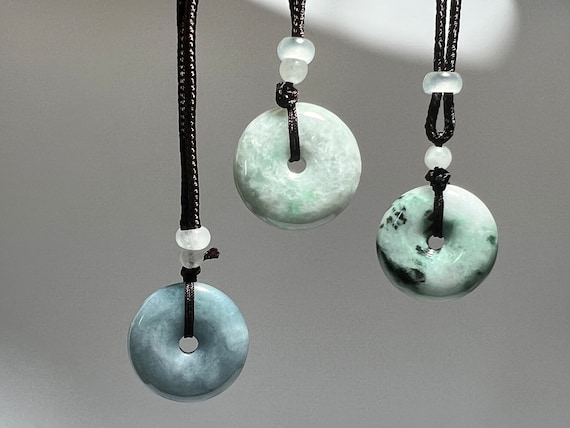 Adjustable jade donut shaped necklace