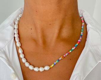 Demi ketting • half kleurrijke kralen • half parelketting • Harry stijlen geïnspireerd ketting • cadeau voor haar en hem
