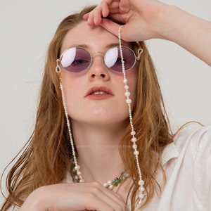 Pearl Glasses Chain image 1