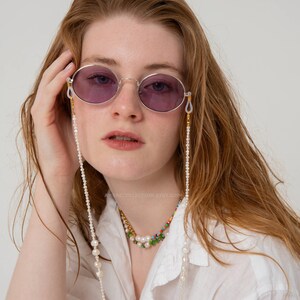 Pearl Glasses Chain image 4