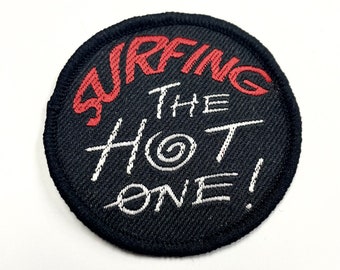 Surfing The Hot One Patch Insignia bordada Hierro en el logotipo del emblema Surfer Surf Accesorios