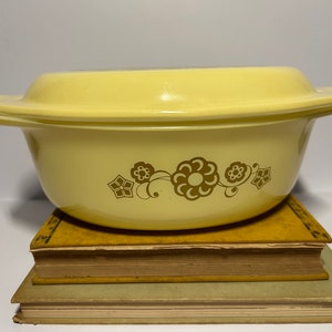 Rare Vintage Pyrex Kim Chee Casserole Dish with Lid